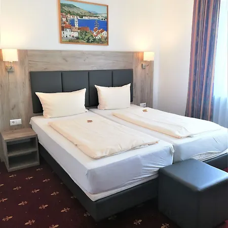 Hauptbahnhof Hotel 3*