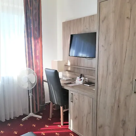 Hauptbahnhof Hotel