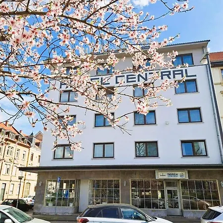 Hotel Hauptbahnhof 3*
