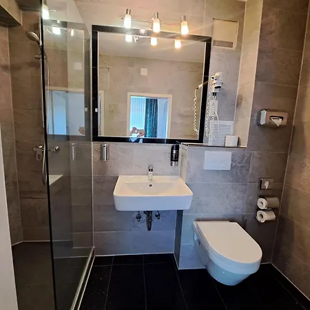 Hotel Hauptbahnhof 3*