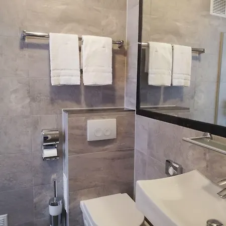 Hauptbahnhof Hotel 3*