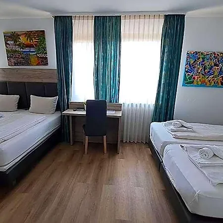Hauptbahnhof Hotel 3*