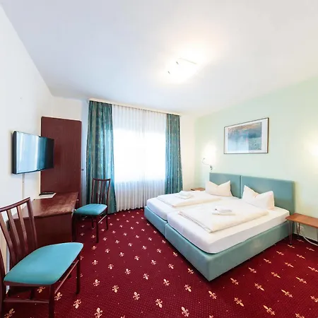 Hauptbahnhof Hotel 3*