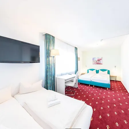 Hotel Hauptbahnhof 3*