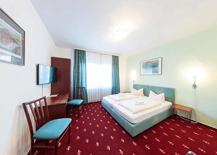Hauptbahnhof Hotel 3*